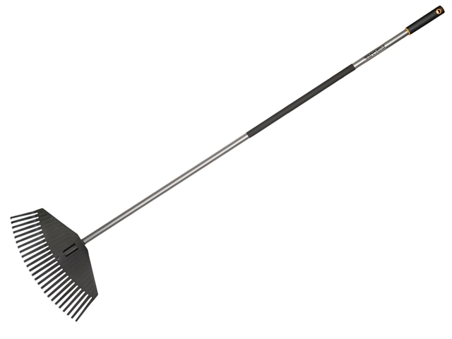 Fiskars Garden Light Leaf Rake Medium