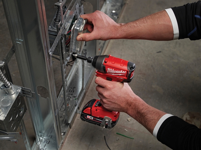 Milwaukee M18 CID-402X FUEL™ Compact 1/4in Impact Driver 18 Volt 2 x 4.0Ah Li-Ion 18V 3